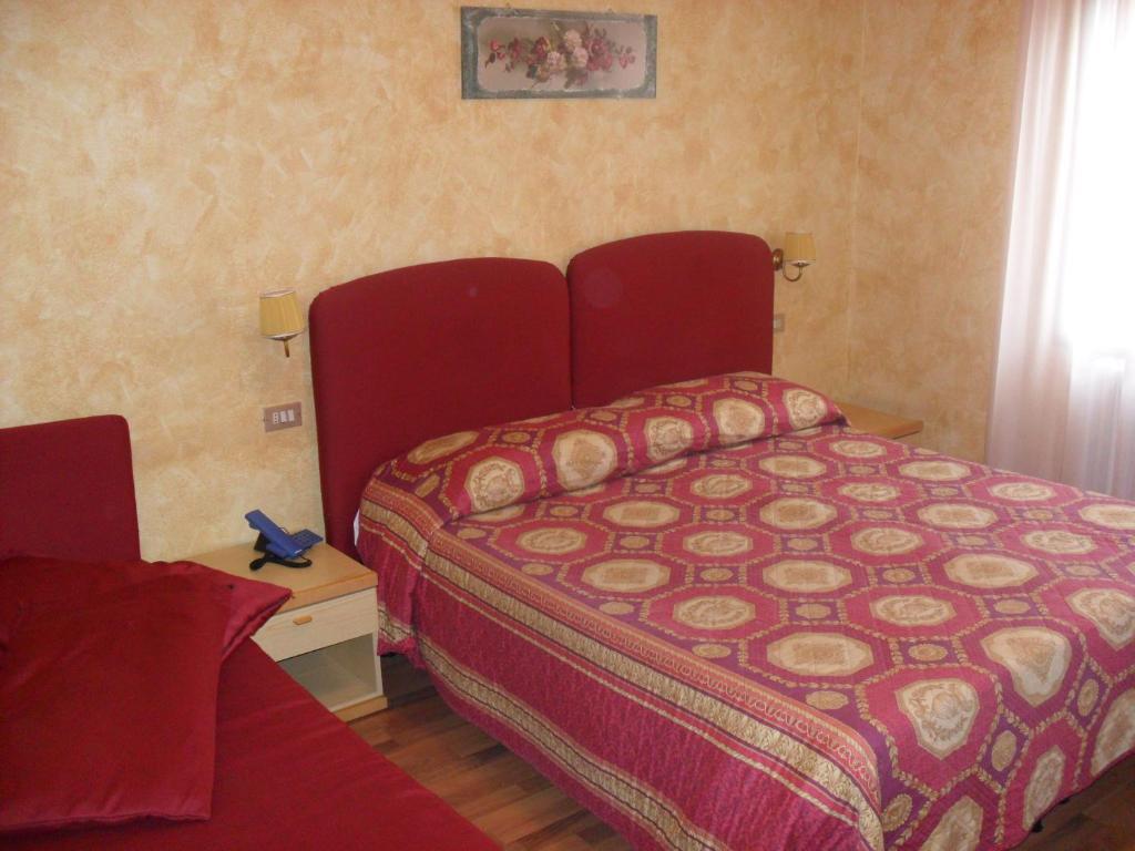 Hotel Bristol Fiumalbo Oda fotoğraf